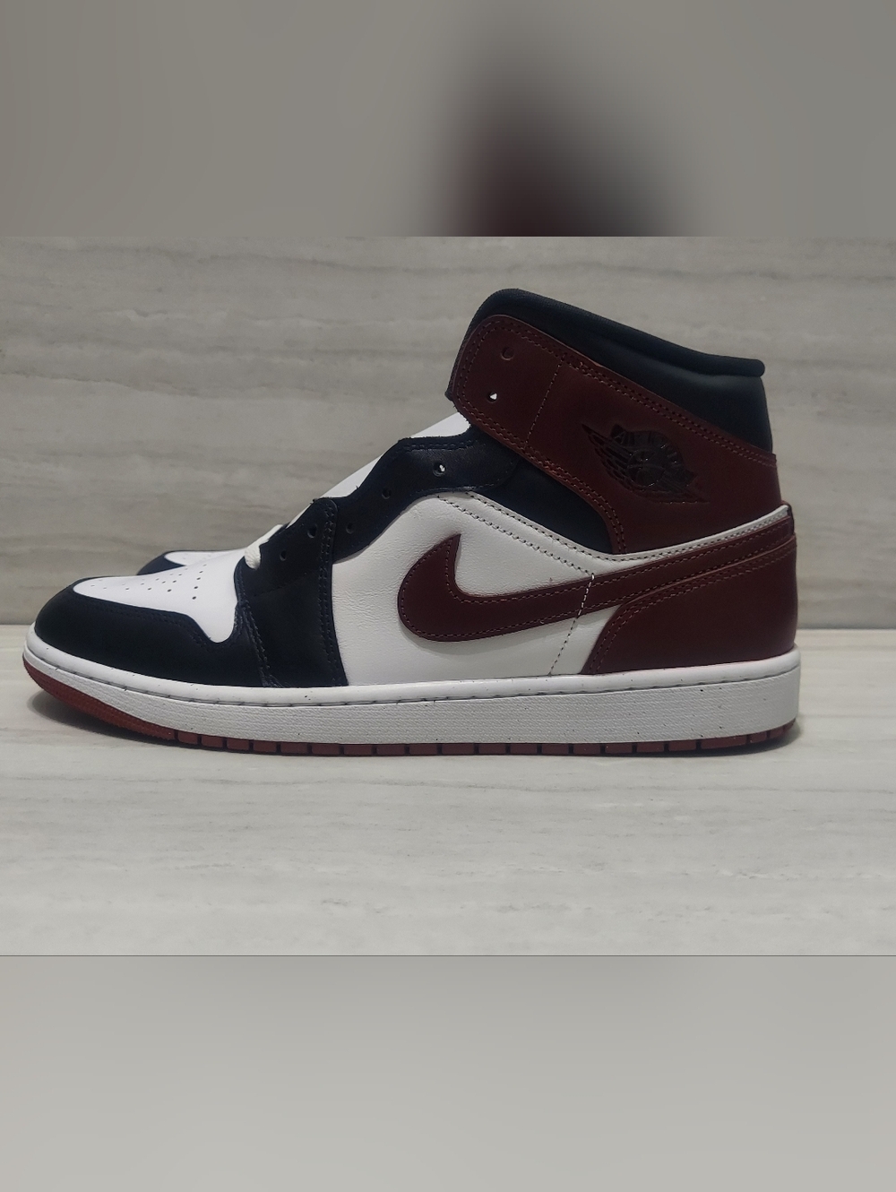 Air JORDAN 1 Mid SE "Dark Pony" HF3216-102